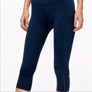 Lululemon navy crop leggings